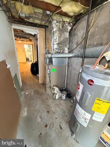 327 W 21ST ST, Chester, PA 19013