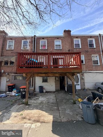 327 W 21ST ST, Chester, PA 19013