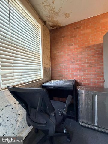 327 W 21ST ST, Chester, PA 19013