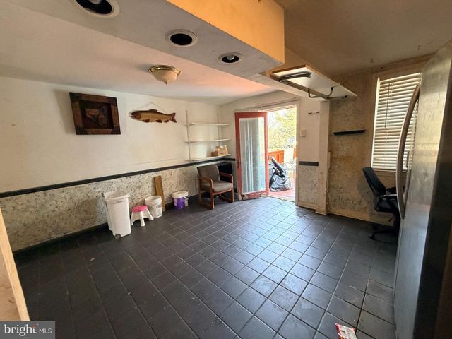 327 W 21ST ST, Chester, PA 19013