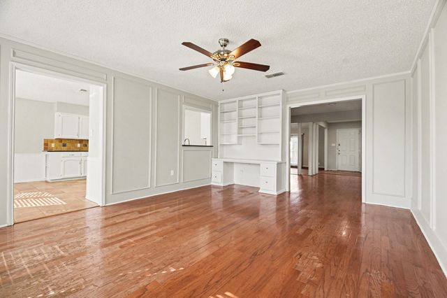 2109 Oakmeadow Street, Bedford, TX 76021