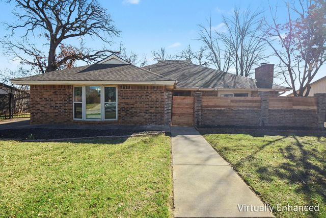 2109 Oakmeadow Street, Bedford, TX 76021