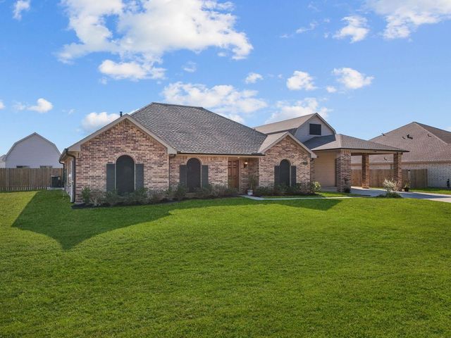 2111 Gilbert Road, Dickinson, TX 77539