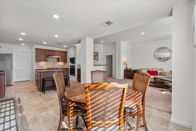 2111 Gilbert Road, Dickinson, TX 77539