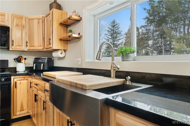 6707 East Lake Road, Castile, NY 14427