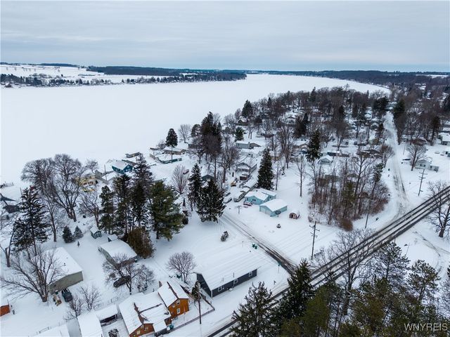 6707 East Lake Road, Castile, NY 14427