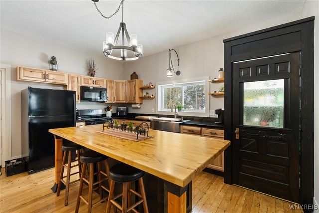 6707 East Lake Road, Castile, NY 14427