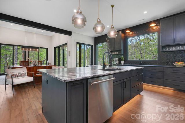 726 Ugugu Drive, Brevard, NC 28712