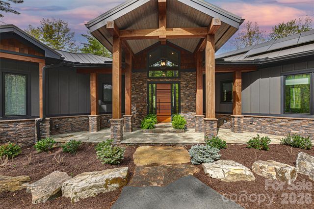 726 Ugugu Drive, Brevard, NC 28712