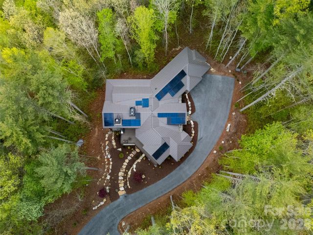 726 Ugugu Drive, Brevard, NC 28712