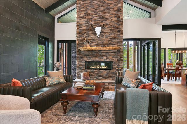 726 Ugugu Drive, Brevard, NC 28712