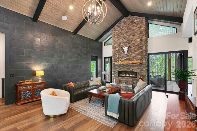 726 Ugugu Drive, Brevard, NC 28712
