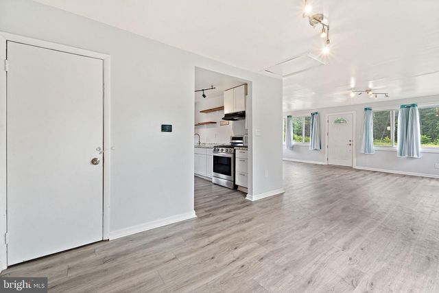 5 SICKLERVILLE RD, Sicklerville, NJ 08081