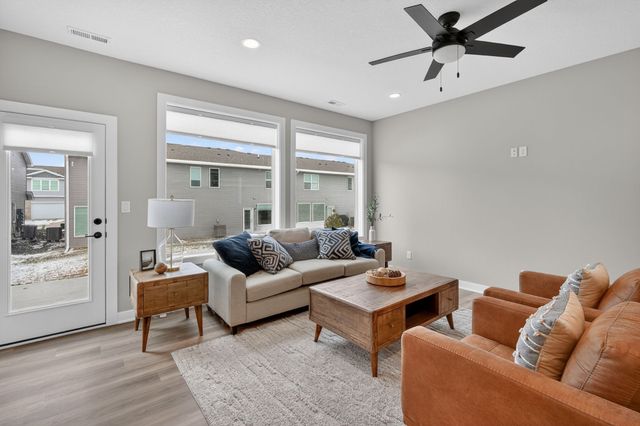 5420 153rd Street, Urbandale, IA 50323