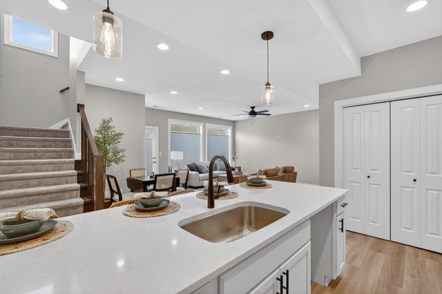 5420 153rd Street, Urbandale, IA 50323