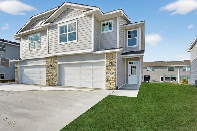 5420 153rd Street, Urbandale, IA 50323
