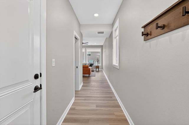 5420 153rd Street, Urbandale, IA 50323