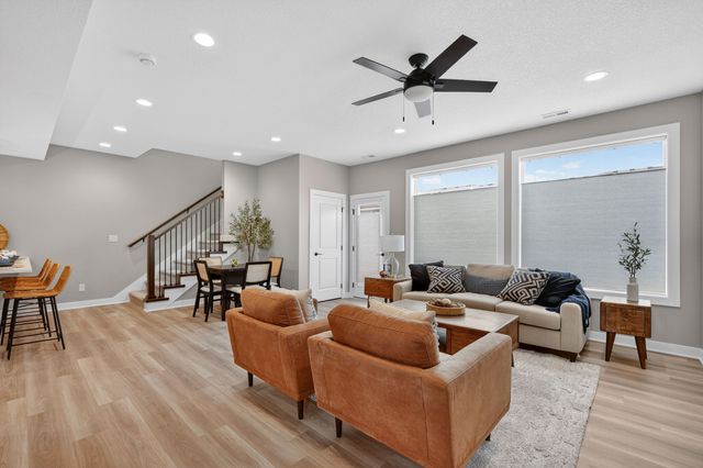 5420 153rd Street, Urbandale, IA 50323