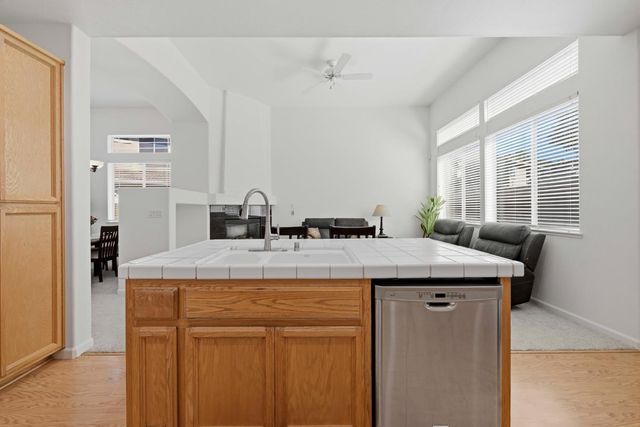 100 Castro Ct, Folsom, CA 95630