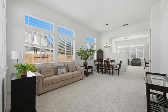 100 Castro Ct, Folsom, CA 95630