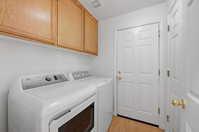 100 Castro Ct, Folsom, CA 95630