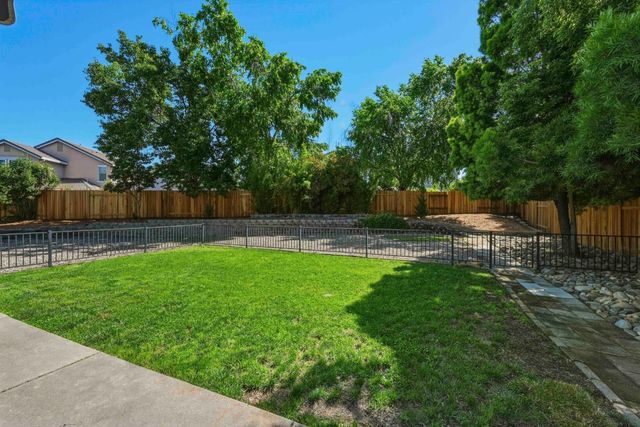 100 Castro Ct, Folsom, CA 95630