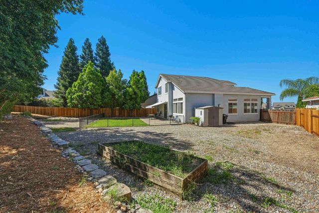 100 Castro Ct, Folsom, CA 95630