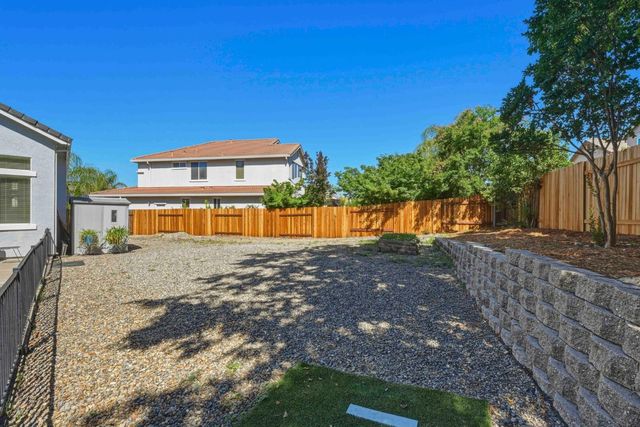 100 Castro Ct, Folsom, CA 95630