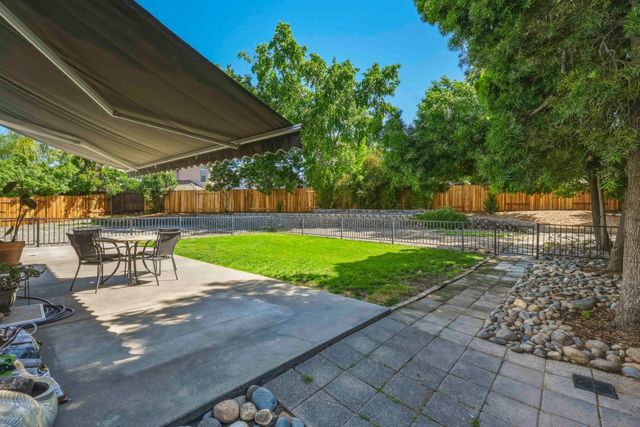 100 Castro Ct, Folsom, CA 95630