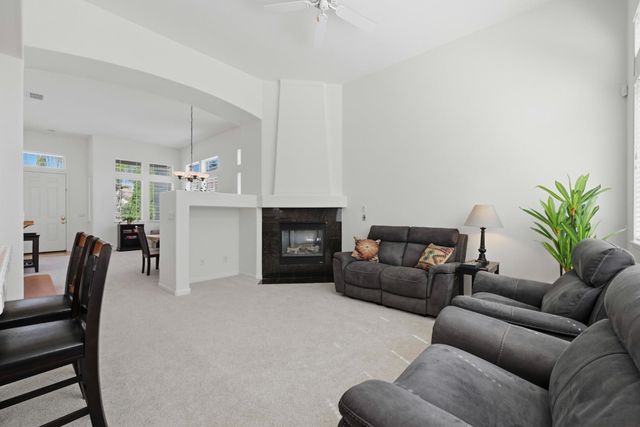100 Castro Ct, Folsom, CA 95630