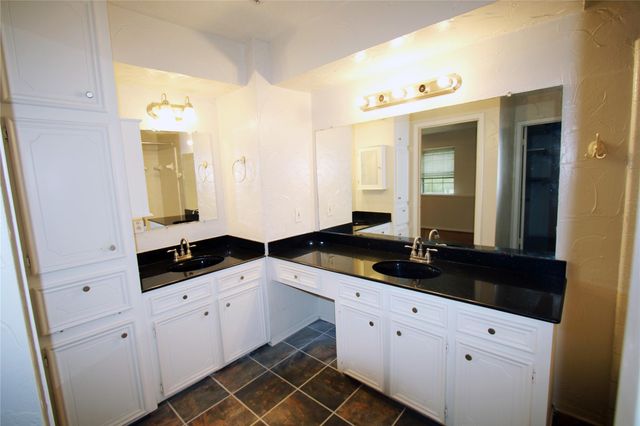 4105 Vista Road 1, Pasadena, TX 77504