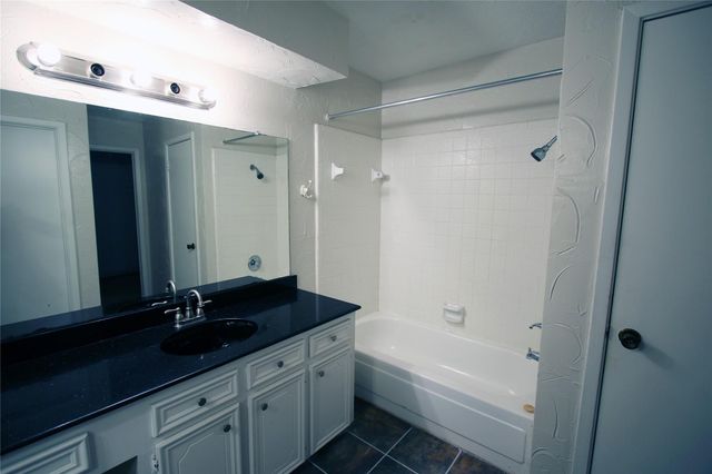 4105 Vista Road 1, Pasadena, TX 77504