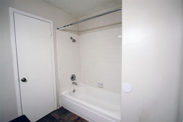 4105 Vista Road 1, Pasadena, TX 77504