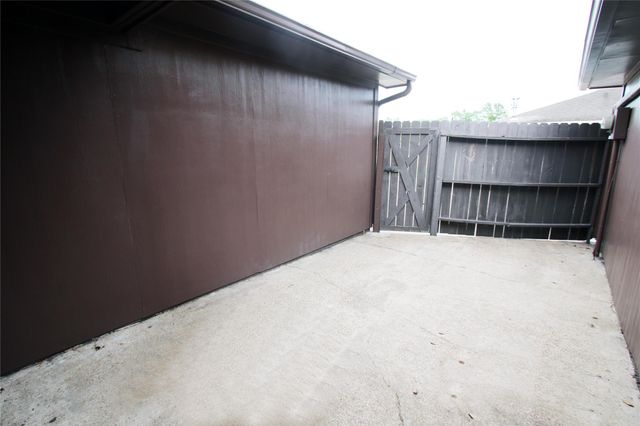 4105 Vista Road 1, Pasadena, TX 77504