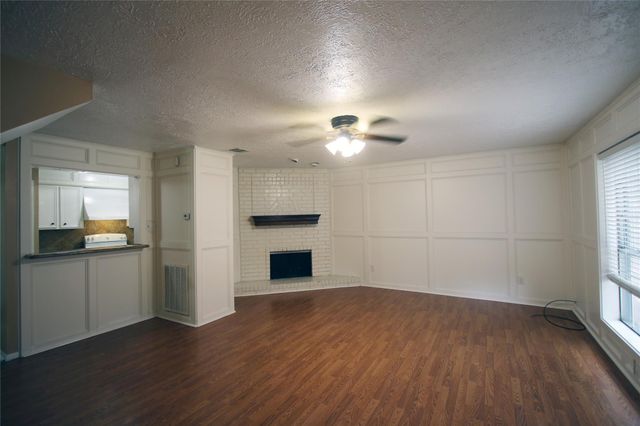 4105 Vista Road 1, Pasadena, TX 77504