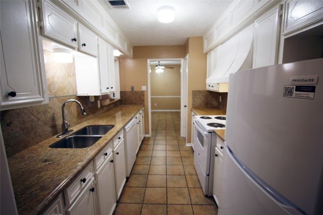 4105 Vista Road 1, Pasadena, TX 77504