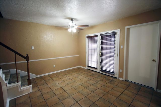 4105 Vista Road 1, Pasadena, TX 77504