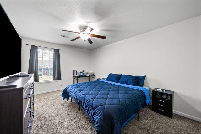 949 Hugh Hunter Rd, Oak Grove, KY 42262