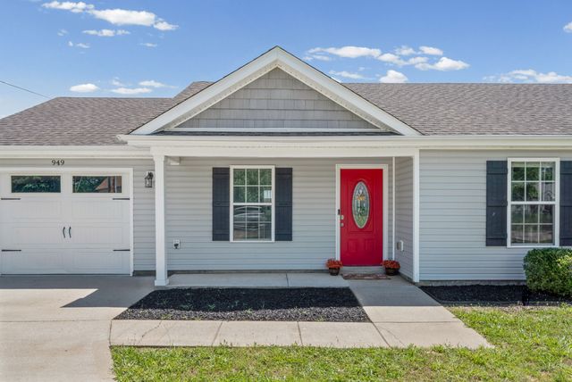 949 Hugh Hunter Rd, Oak Grove, KY 42262