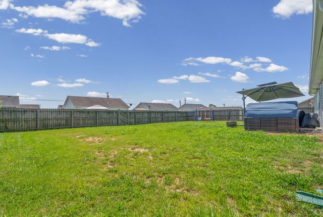 949 Hugh Hunter Rd, Oak Grove, KY 42262