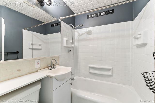 28854 Hennepin, Garden City, MI 48135