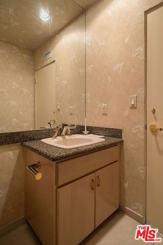 10853 Via Verona Street, Los Angeles, CA 90077