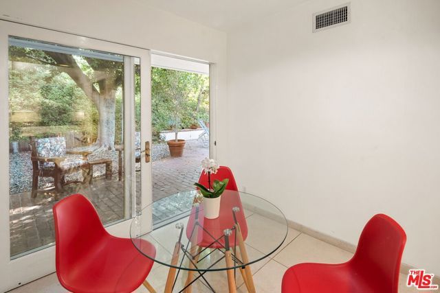 10853 Via Verona Street, Los Angeles, CA 90077