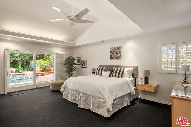 10853 Via Verona Street, Los Angeles, CA 90077