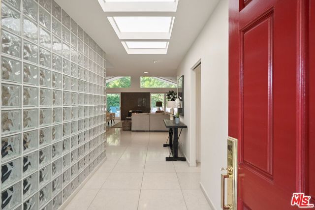 10853 Via Verona Street, Los Angeles, CA 90077