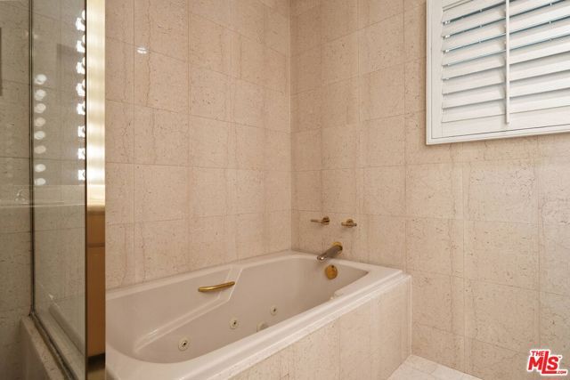 10853 Via Verona Street, Los Angeles, CA 90077