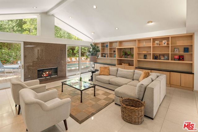 10853 Via Verona Street, Los Angeles, CA 90077