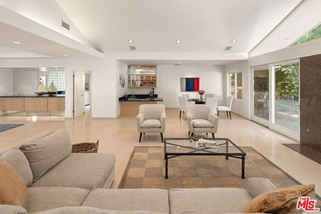 10853 Via Verona Street, Los Angeles, CA 90077