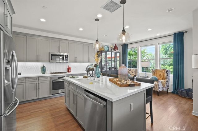 41 Fuchsia, Lake Forest, CA 92630