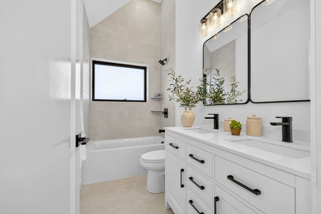16 Hamlet St 16, Somerville, MA 02143
